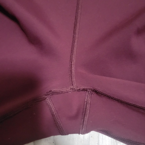 Athleta cropped leggings with mesh details side pockets size small - Picture 5 of 15